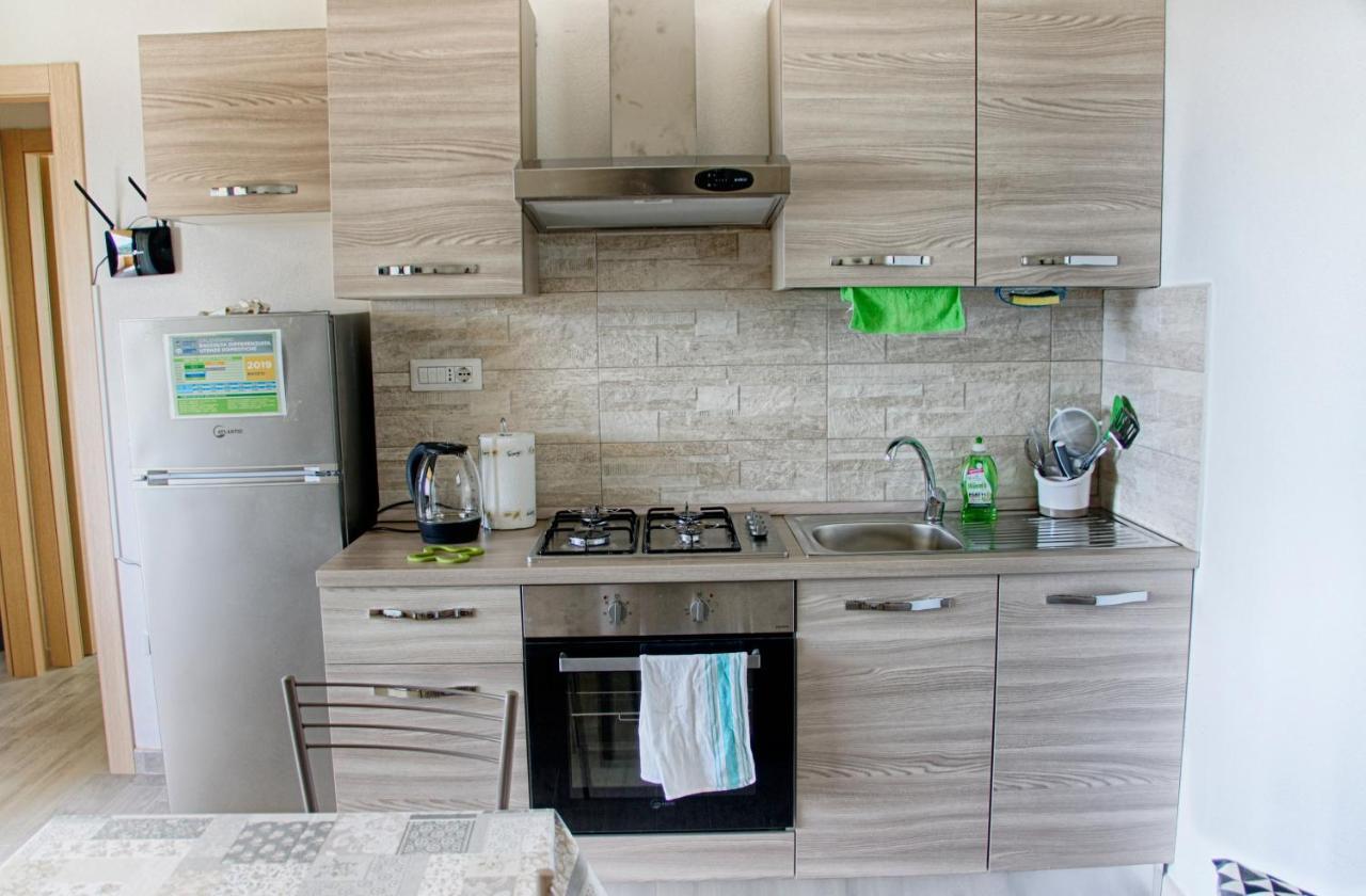 Aquilone Appartement Badesi Buitenkant foto